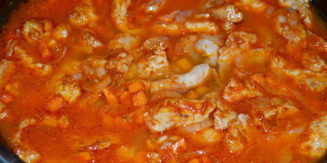 Рецепт картофельных клецек с гуляшом из свинины