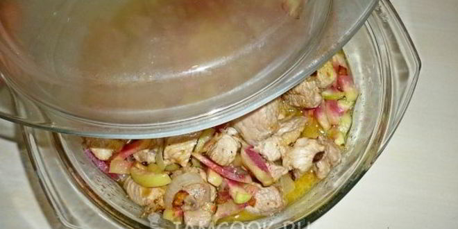 Рецепт свиного гуляша с китайской редькой