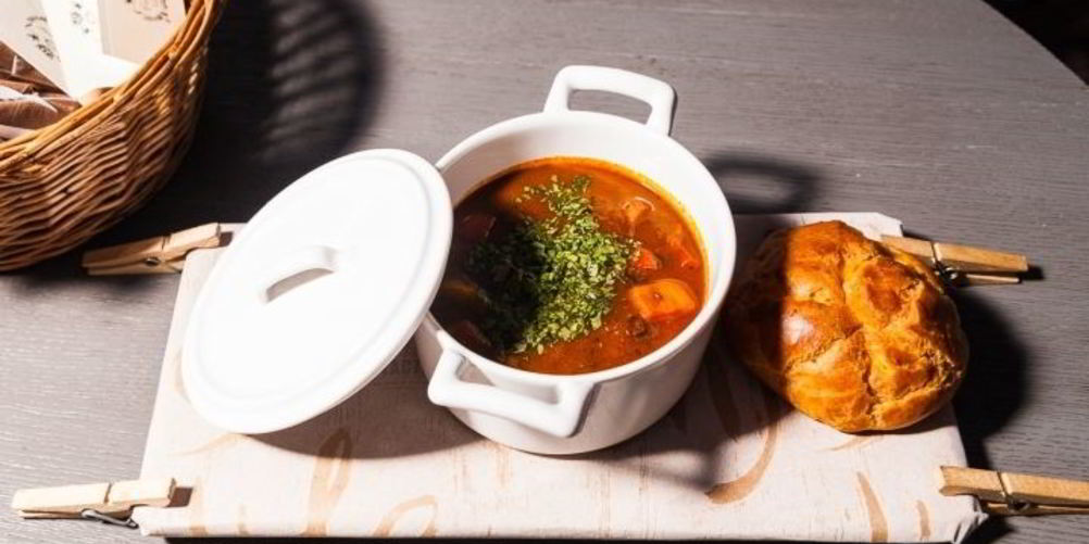 Как приготовить венгерский суп-гуляш