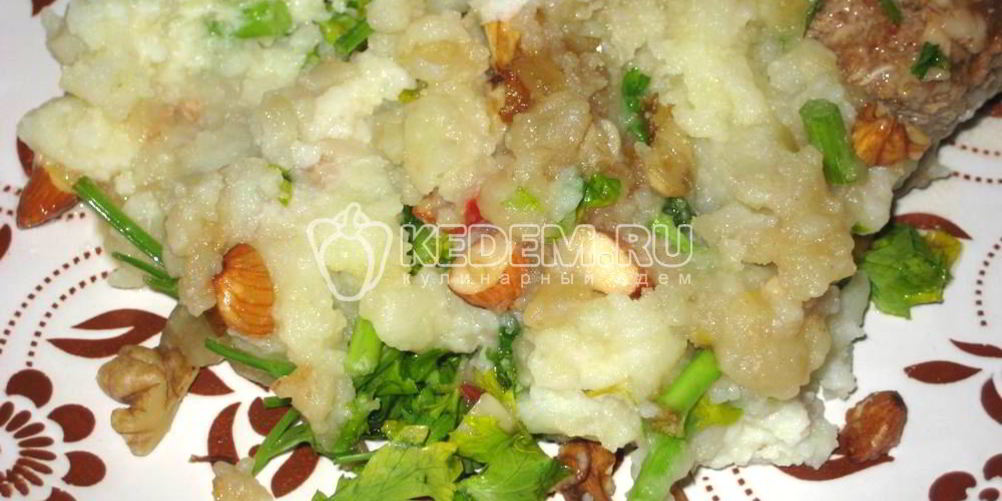 Как приготовить картофельное пюре в остром соусе с орехами
