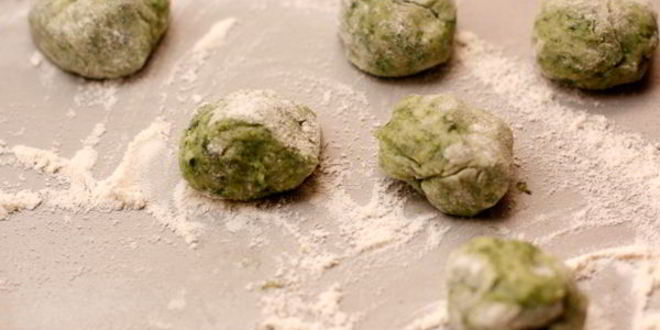 Рецепт картофельных клецек со шпинатом