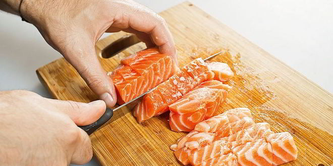 Рецепт английских котлет с лососем, брокколи и картофельным пюре