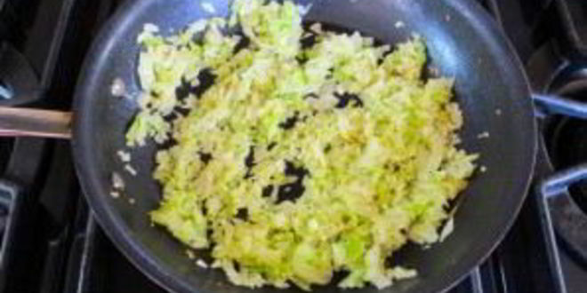 Рецепт котлет из лосося с луком