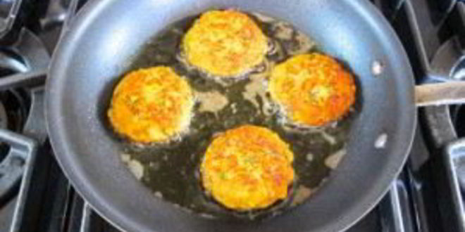 Рецепт котлет из лосося с луком