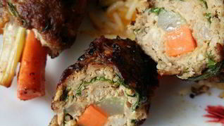 Рецепт Котлет по-корейски на подушке из риса с овощами