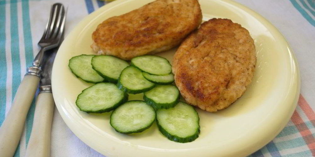 Как приготовить куриные котлеты с батоном