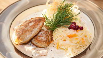 Рецепт Куриных котлет с пюре и грибным соусом