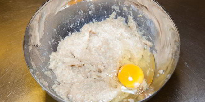 Рецепт куриных котлет с пюре и грибным соусом