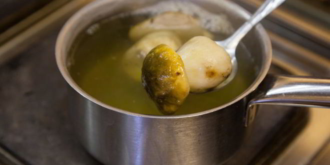 Рецепт куриных котлет с пюре и грибным соусом