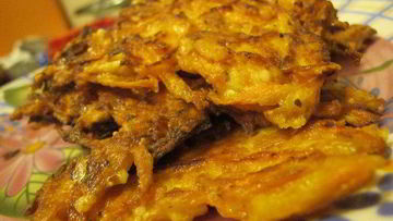 Рецепт Морковных котлет с пармезаном, чесноком и пряными травками