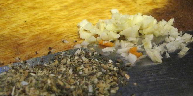 Рецепт морковных котлет с пармезаном, чесноком и пряными травками