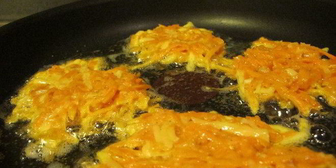 Рецепт морковных котлет с пармезаном, чесноком и пряными травками