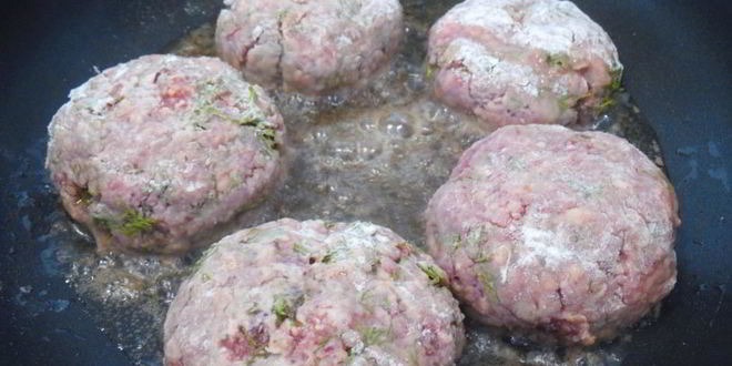 Рецепт мясных котлет