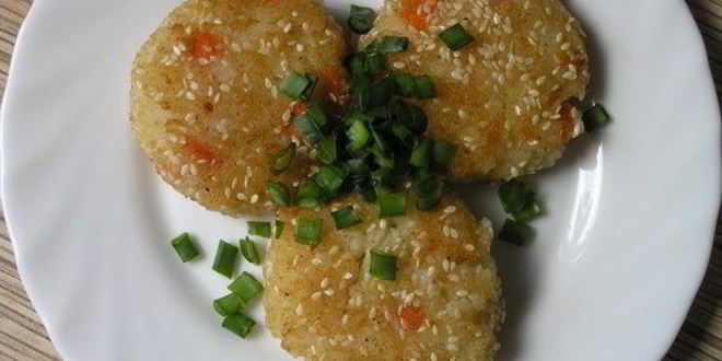 Рецепт рисовых котлеток в кунжутной панировке