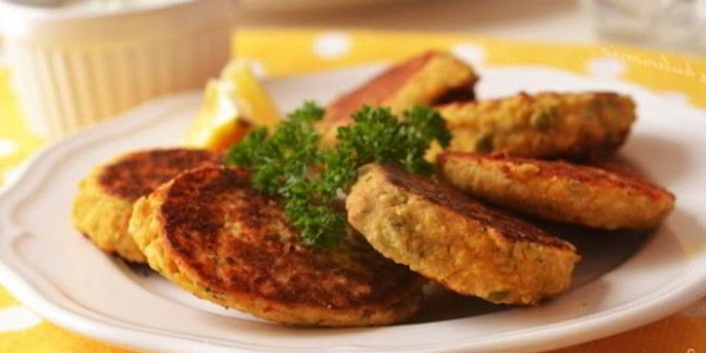 Как приготовить рыбные котлеты с морковью и сыром