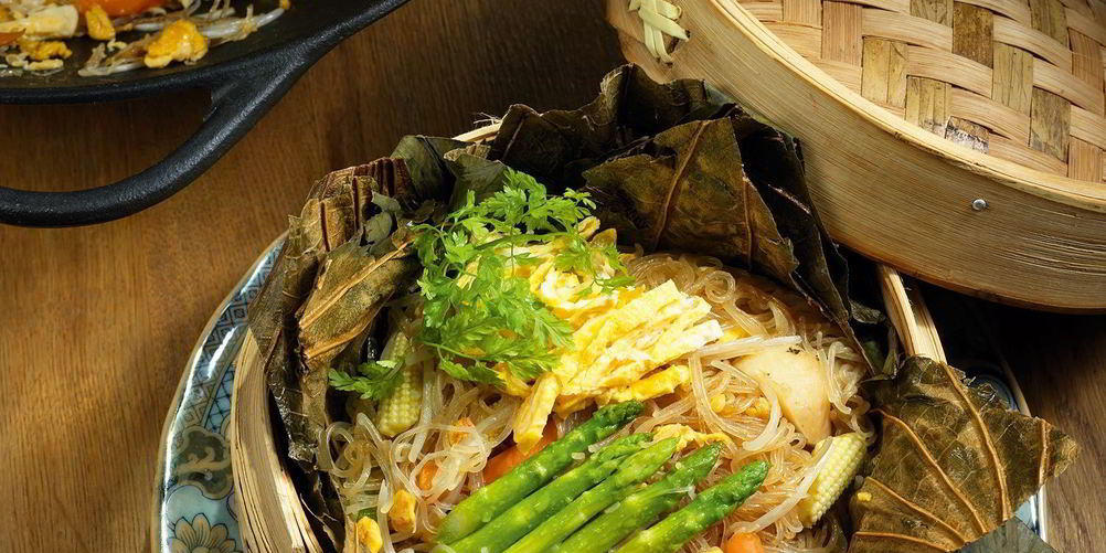 Как приготовить лапшу с белыми грибами в листьях лотоса