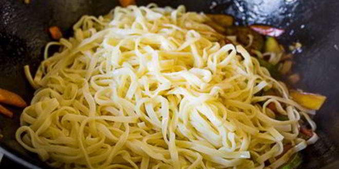 Рецепт лапши с овощами и соевым соусом