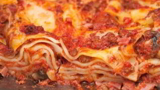 Рецепт Лазаний болоньезе с сыром проволоне