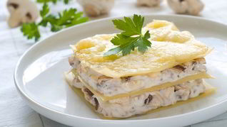 Рецепт Лазаний с куриной грудкой и шампиньонами