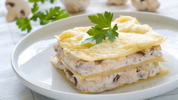 Рецепт Лазаний с куриной грудкой и шампиньонами