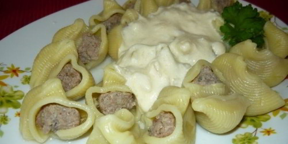 Как приготовить фаршированные ракушки под сливочным соусом