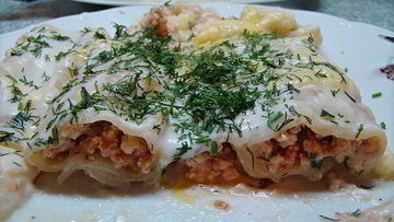 Рецепт Каннелоней с мясной начинкой под соусом Бешамель