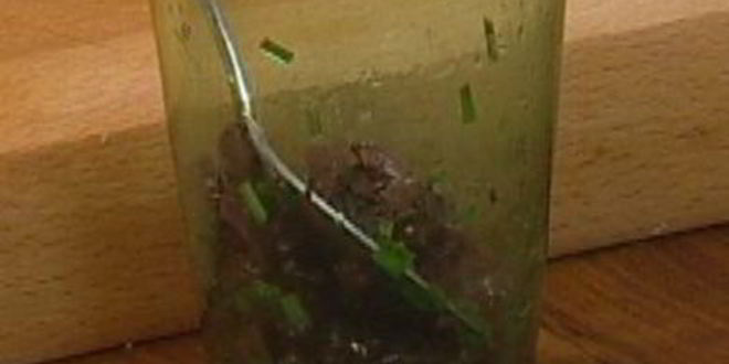 Рецепт макарон-бантиков с помидорами, петрушкой и кедровыми орешками