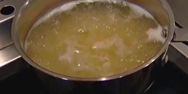 Рецепт макарон-бантиков с помидорами, петрушкой и кедровыми орешками