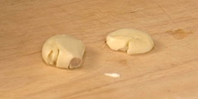 Рецепт макарон-бантиков с помидорами, петрушкой и кедровыми орешками