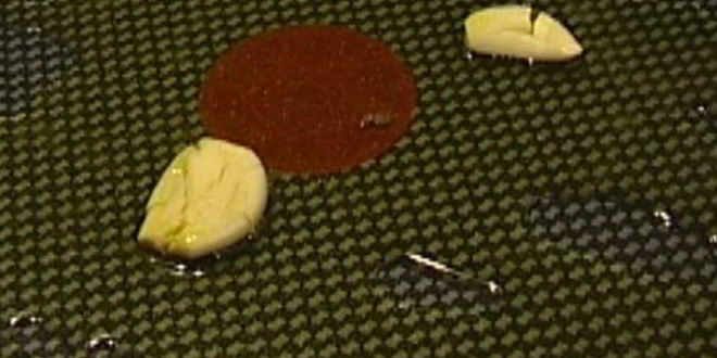 Рецепт макарон-бантиков с помидорами, петрушкой и кедровыми орешками