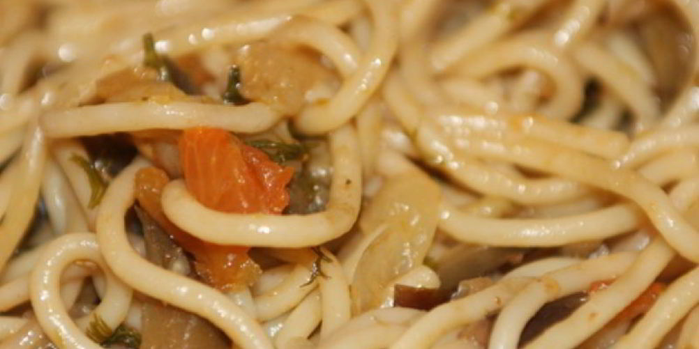 Как приготовить макароны с баклажанами и помидорами