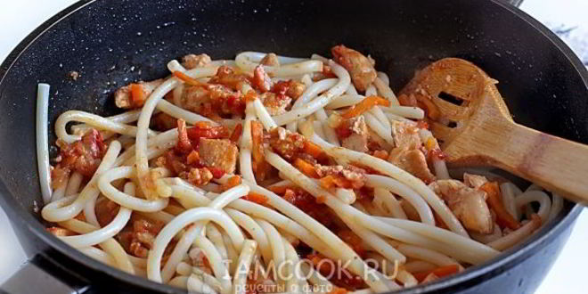 Рецепт макарон с куриным филе и овощами