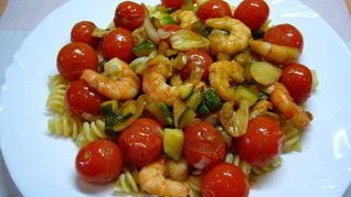 Рецепт Пасты с креветками, кабачками и помидорами черри