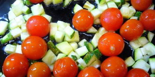 Рецепт пасты с креветками, кабачками и помидорами черри