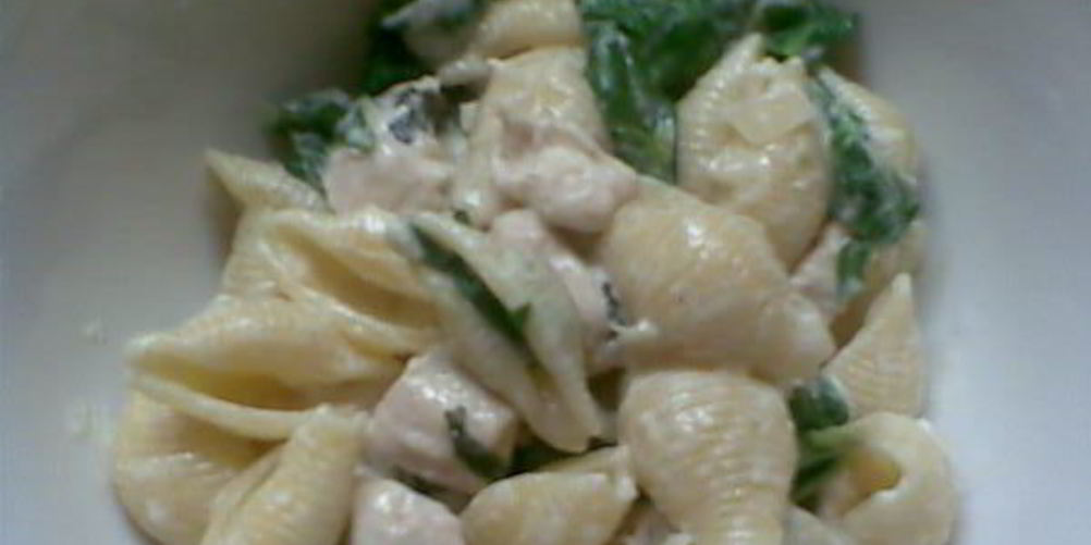 Как приготовить пасту с куриным филе и шпинатом в сливочно-винном соусе