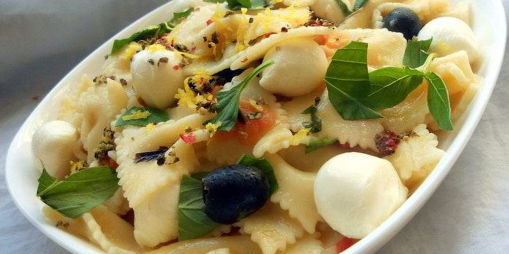 Как приготовить пасту с помидорами, маслинами и базиликом