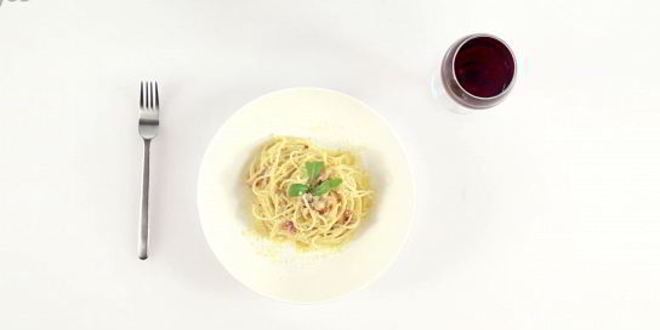 Рецепт спагетти карбонара с красным луком
