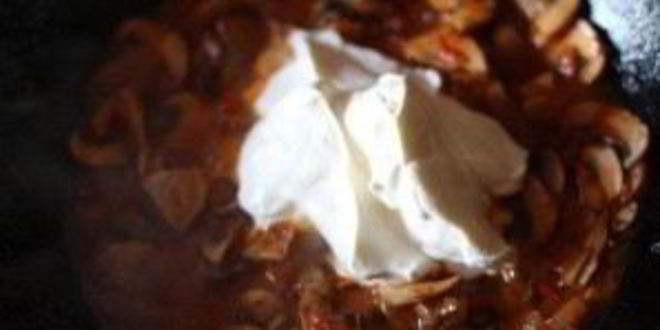 Рецепт спагетти с грибами в сметанном соусе