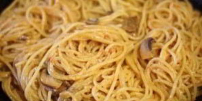 Рецепт спагетти с грибами в сметанном соусе