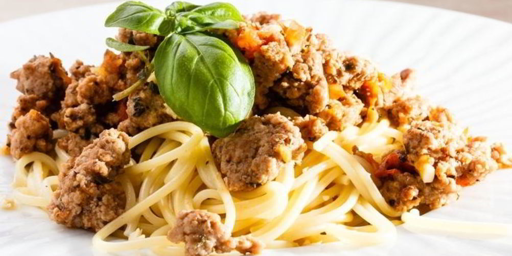 Как приготовить спагетти с мясом и орехами