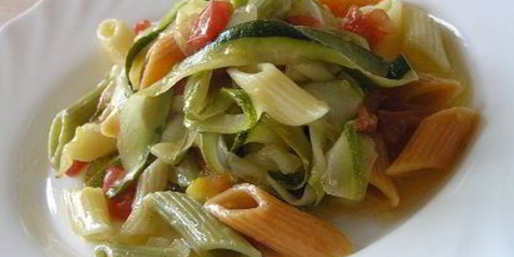 Как приготовить трехцветную пасту пенне с цукини