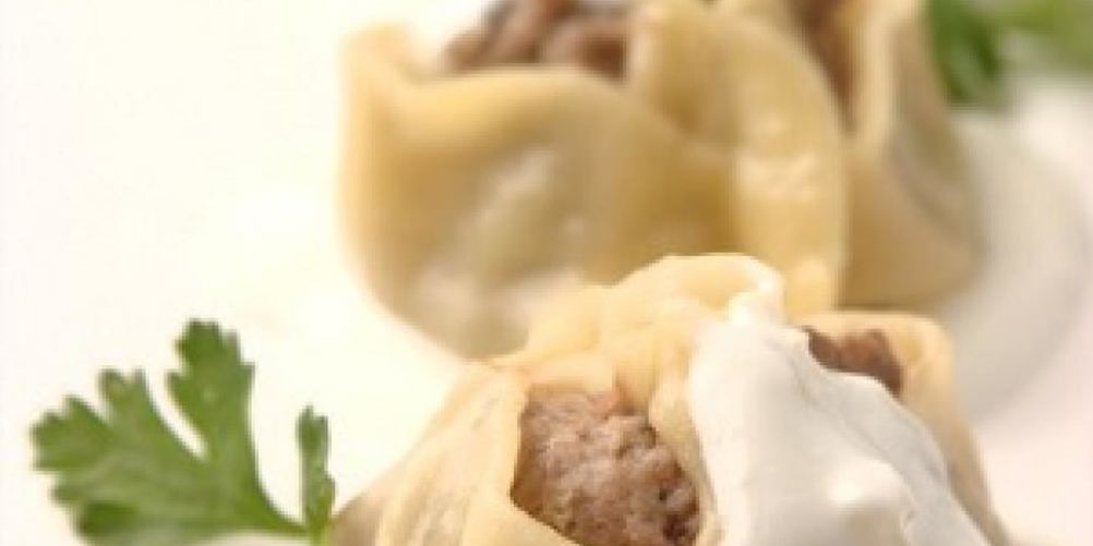 Как приготовить мантов с бараниной и йогуртовым соусом