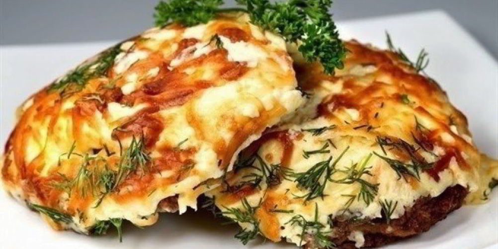 Как приготовить мясо по-французски с грибами и помидорами