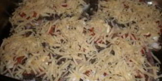 Рецепт мяса по-французски с грибами и помидорами