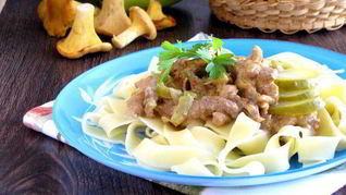 Рецепт Бефстроганова с грибами и сладким перцем