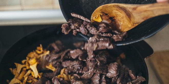 Рецепт бефстроганова с лисичками