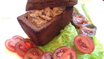 Рецепт Говядины по-строгановски в хлебном горшочке