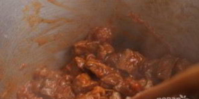 Рецепт говядины с баклажанами и помидорами в духовке