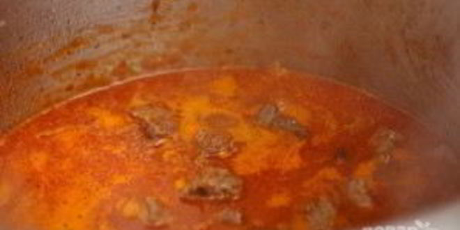 Рецепт говядины с баклажанами и помидорами в духовке