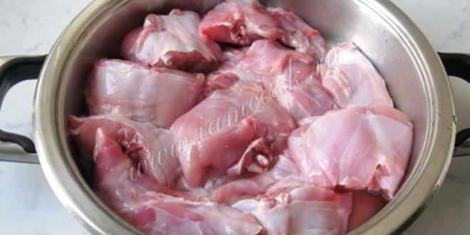 Рецепт кролика с грибами в белом вине